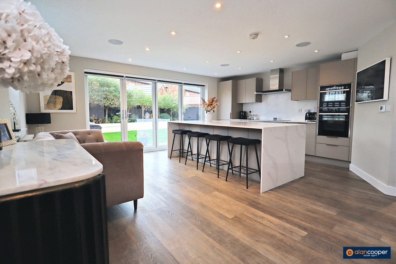 Adderley Avenue, Church Fields, Weddington, Nuneaton, CV10 0DQ