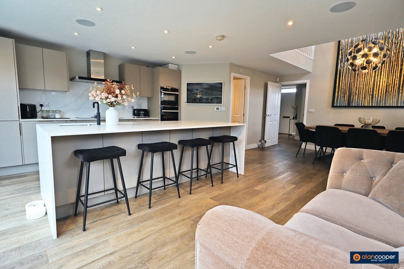 Adderley Avenue, Church Fields, Weddington, Nuneaton, CV10 0DQ