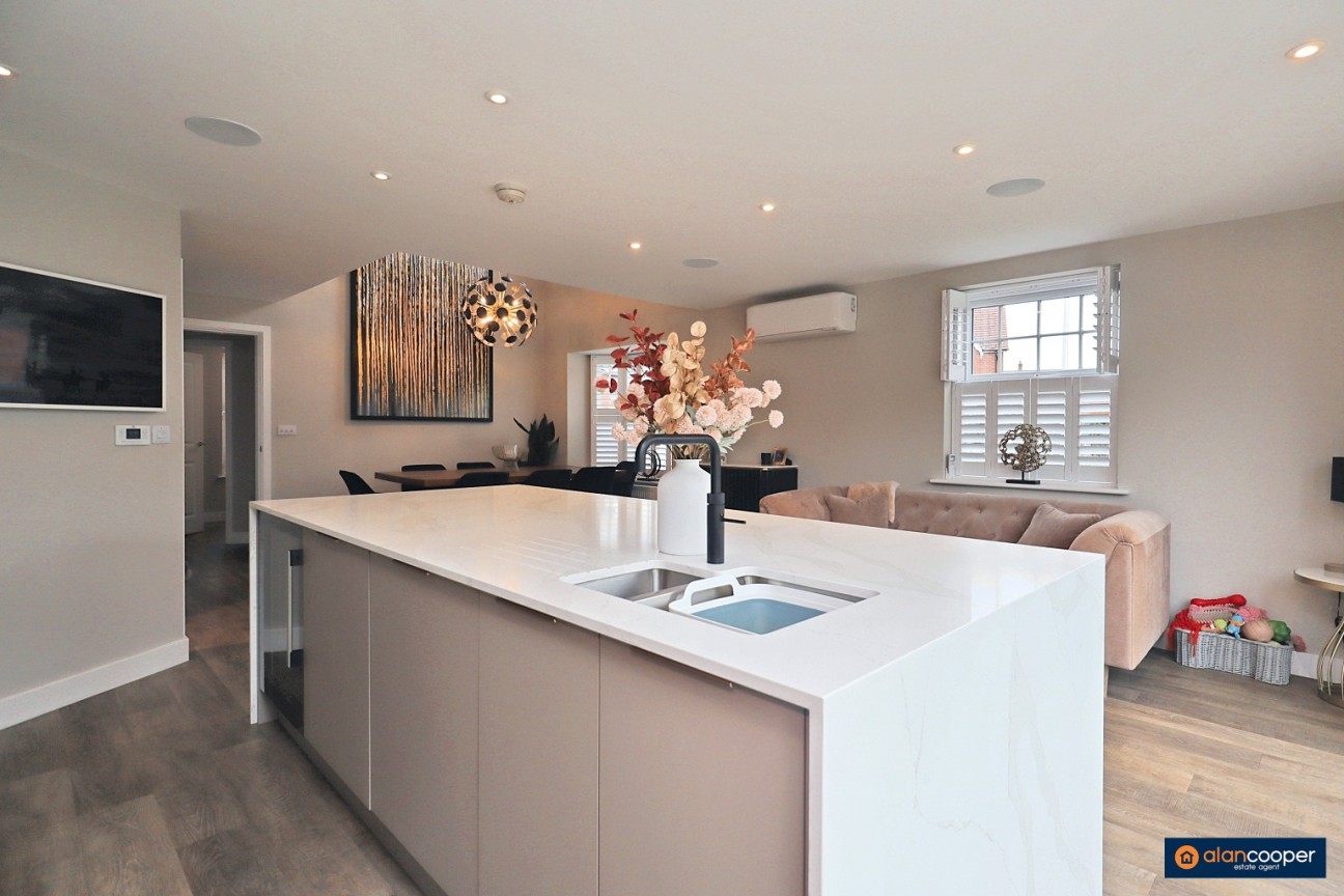 Adderley Avenue, Church Fields, Weddington, Nuneaton, CV10 0DQ