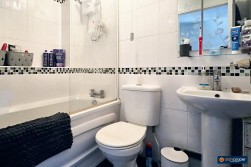 Kenilworth Drive, Weavers Green, Nuneaton, CV11 5XP