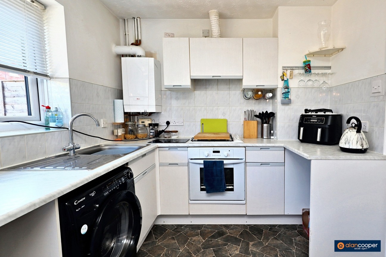 Kenilworth Drive, Weavers Green, Nuneaton, CV11 5XP