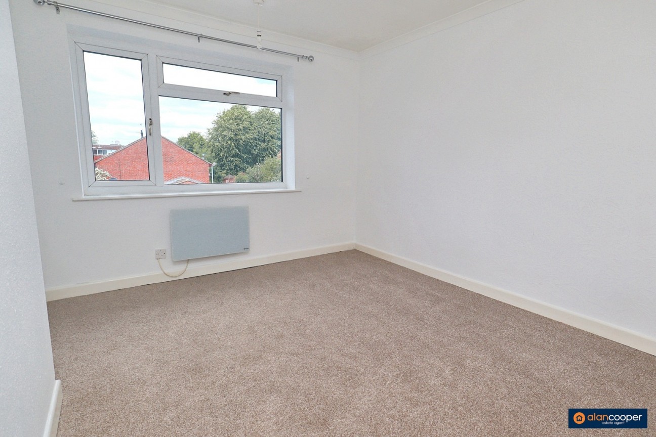 Simon Close, Attleborough, Nuneaton, CV11 4JR