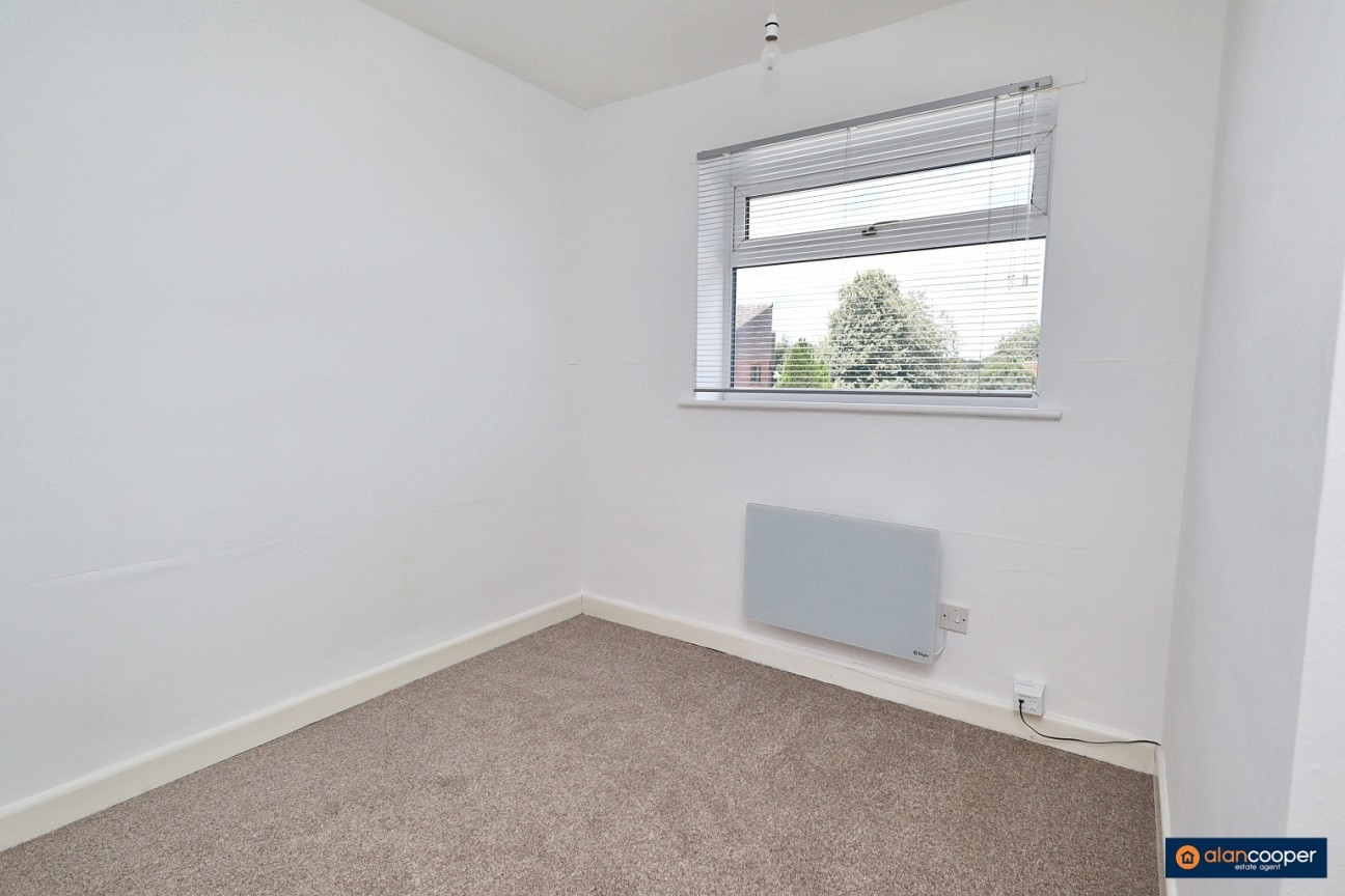 Simon Close, Attleborough, Nuneaton, CV11 4JR