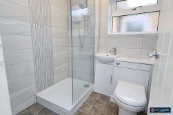 Simon Close, Attleborough, Nuneaton, CV11 4JR