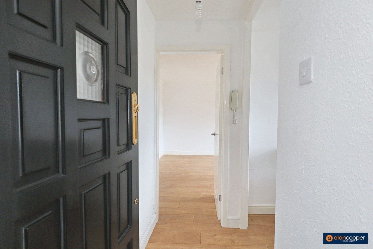 Simon Close, Attleborough, Nuneaton, CV11 4JR