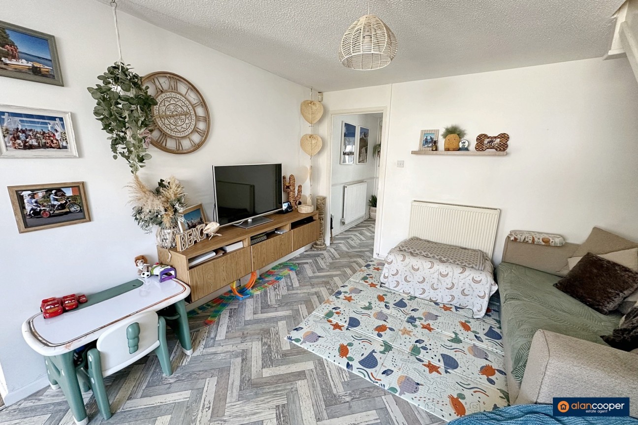 Montana Walk, Manor Park, Nuneaton, CV10 7RY