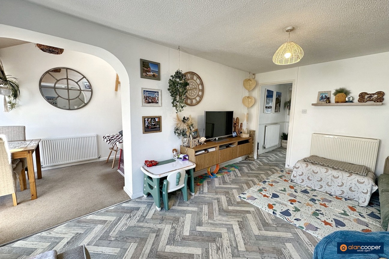 Montana Walk, Manor Park, Nuneaton, CV10 7RY