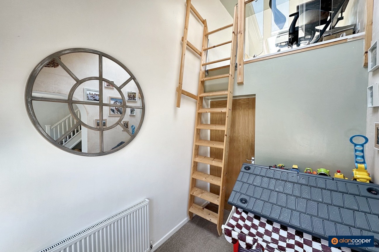 Montana Walk, Manor Park, Nuneaton, CV10 7RY