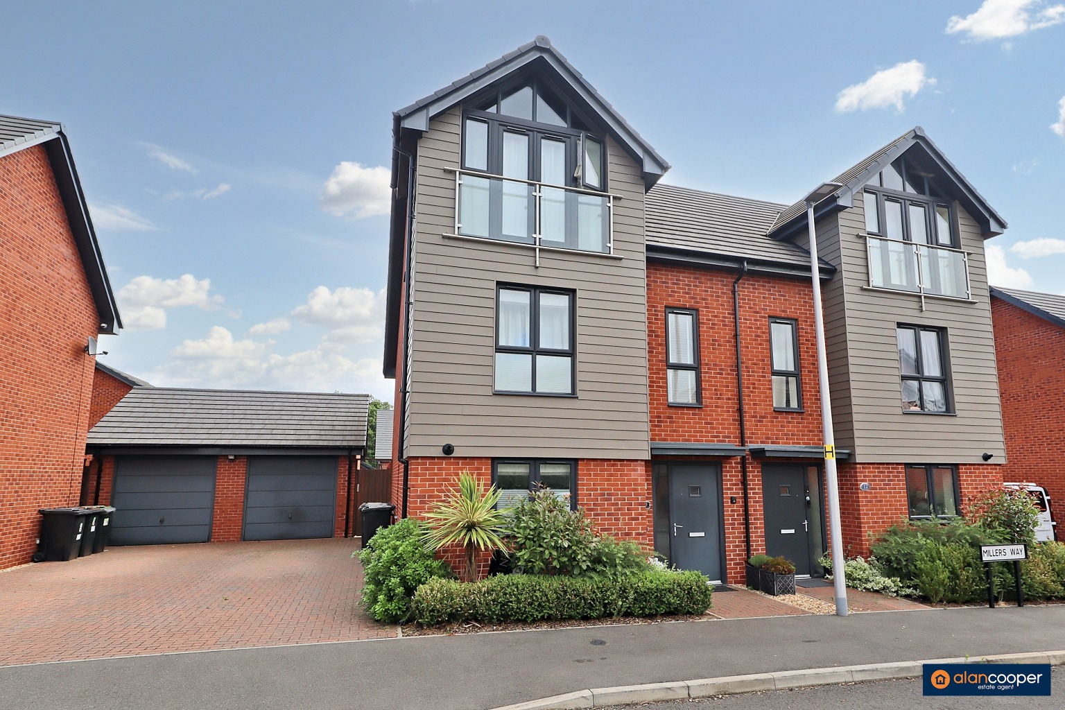 Millers Way, Windmill Heights, Nuneaton, CV10 0JF