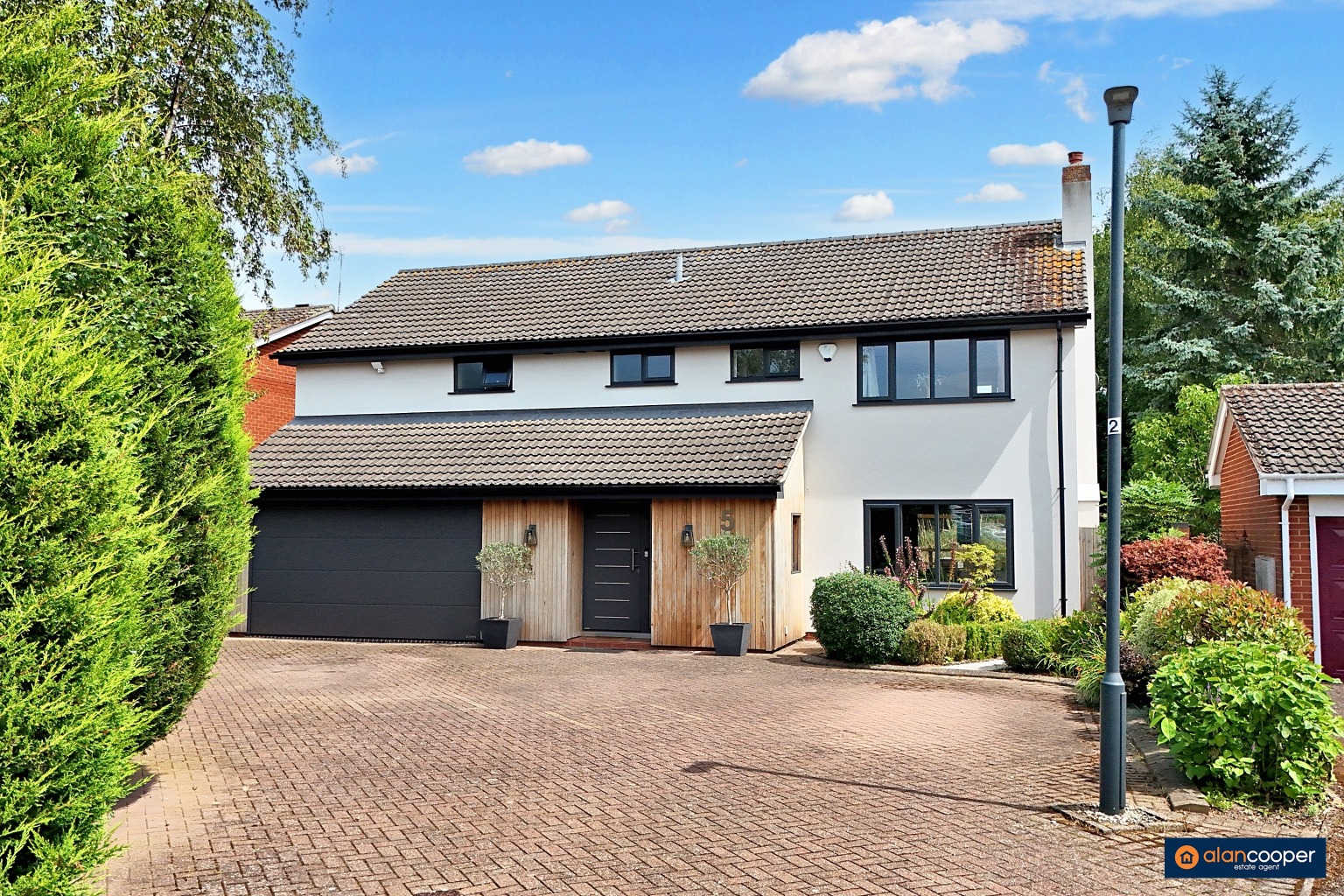 Hollinwell Close, Thornhill, Nuneaton, CV11 6TU