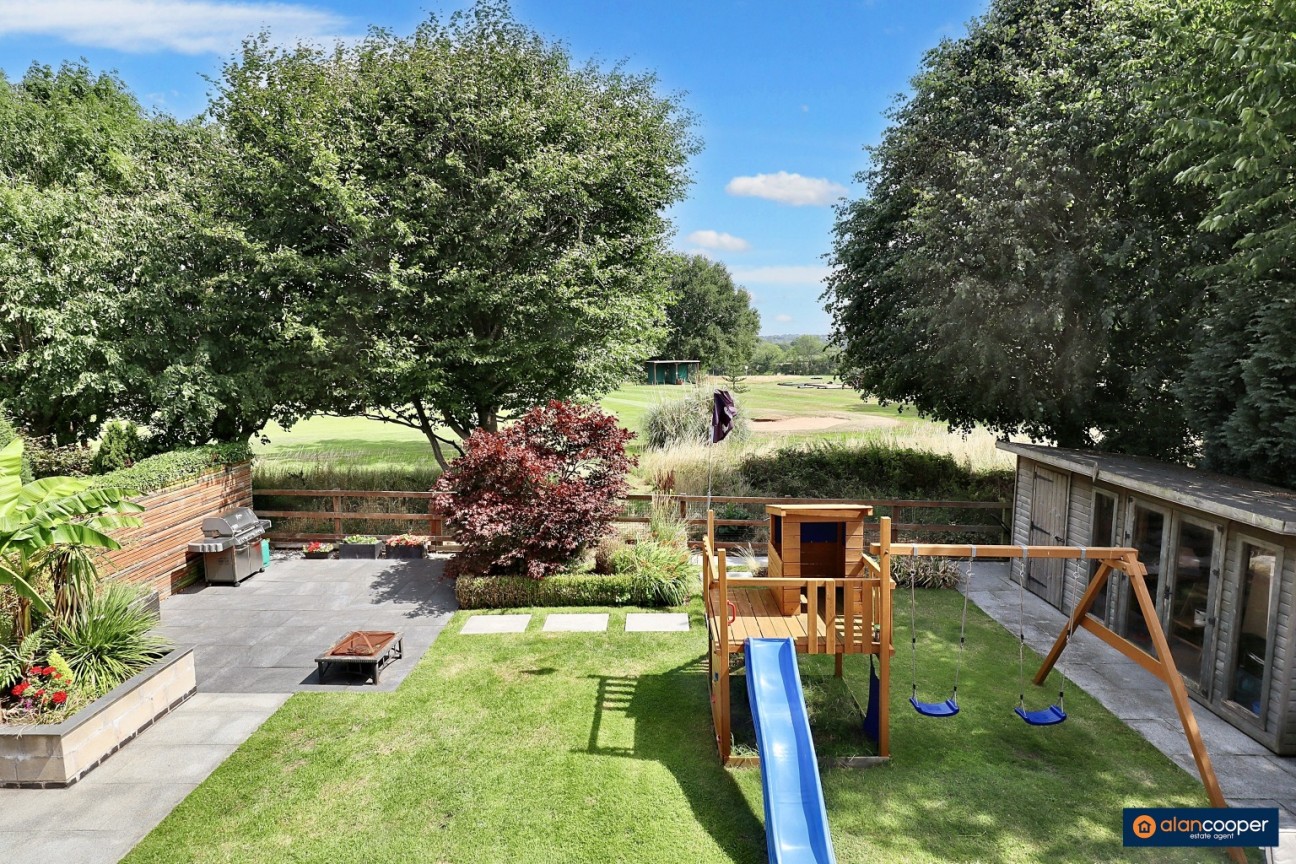 Hollinwell Close, Thornhill, Nuneaton, CV11 6TU