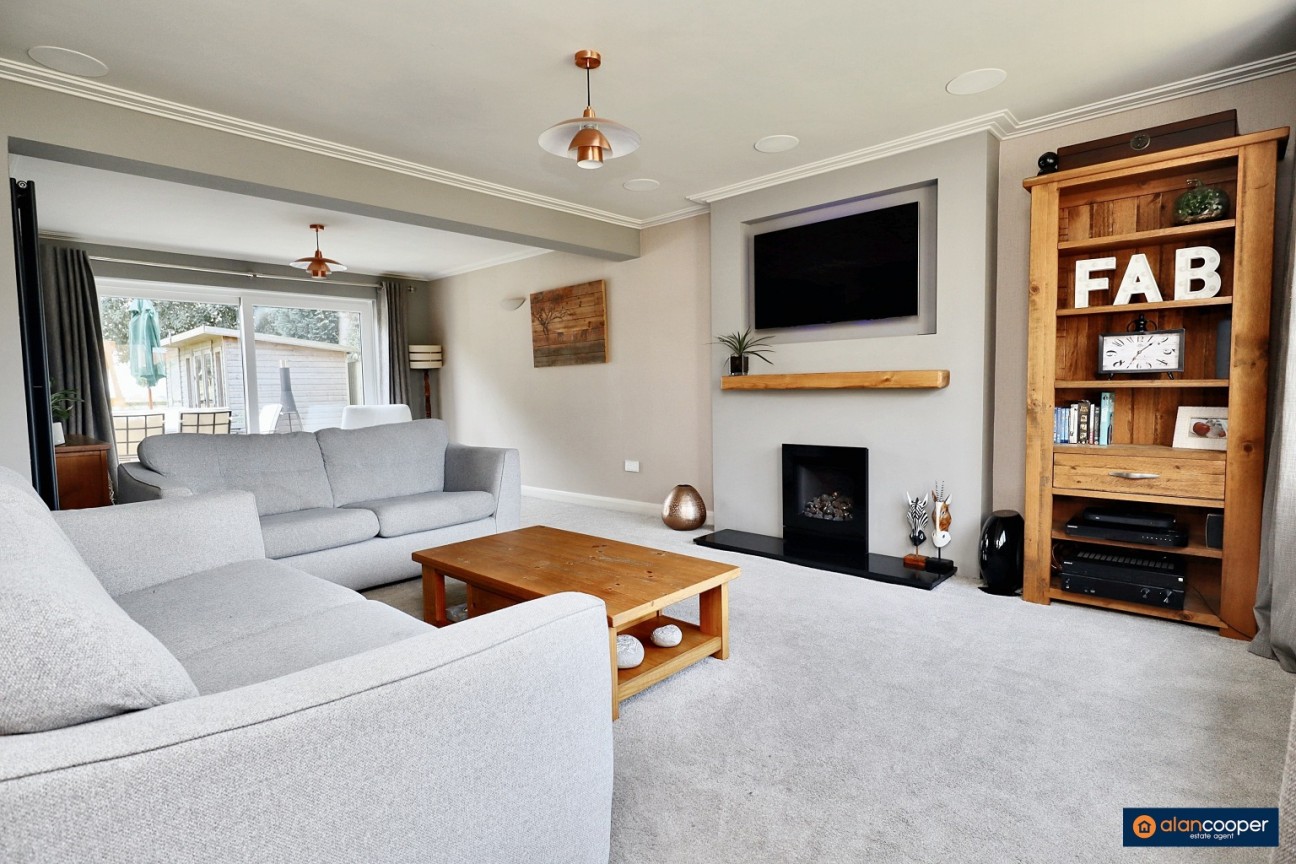 Hollinwell Close, Thornhill, Nuneaton, CV11 6TU