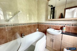 Meadow Road, Hartshill, Nuneaton, CV10 0NL