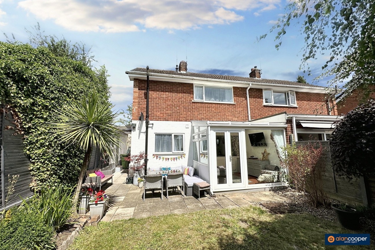 Meadow Road, Hartshill, Nuneaton, CV10 0NL