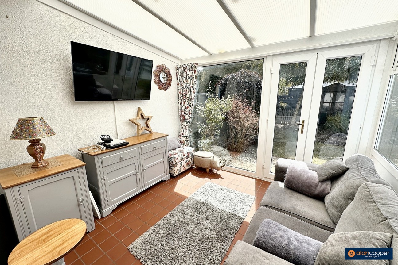 Meadow Road, Hartshill, Nuneaton, CV10 0NL