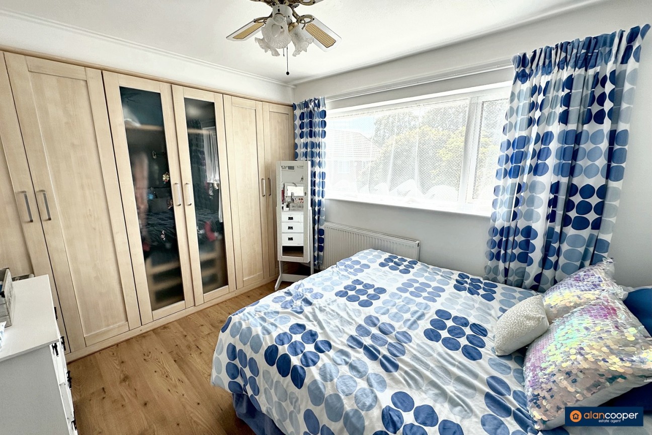 Meadow Road, Hartshill, Nuneaton, CV10 0NL