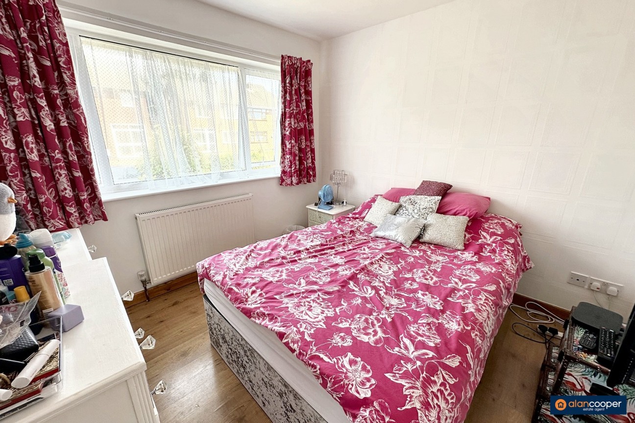 Meadow Road, Hartshill, Nuneaton, CV10 0NL