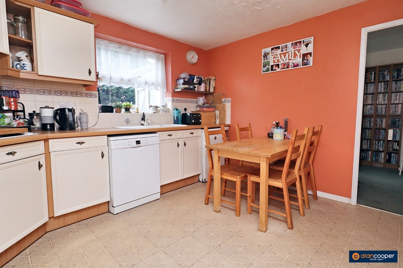 Kiln Close, Manor Park, Nuneaton, CV10 7RZ