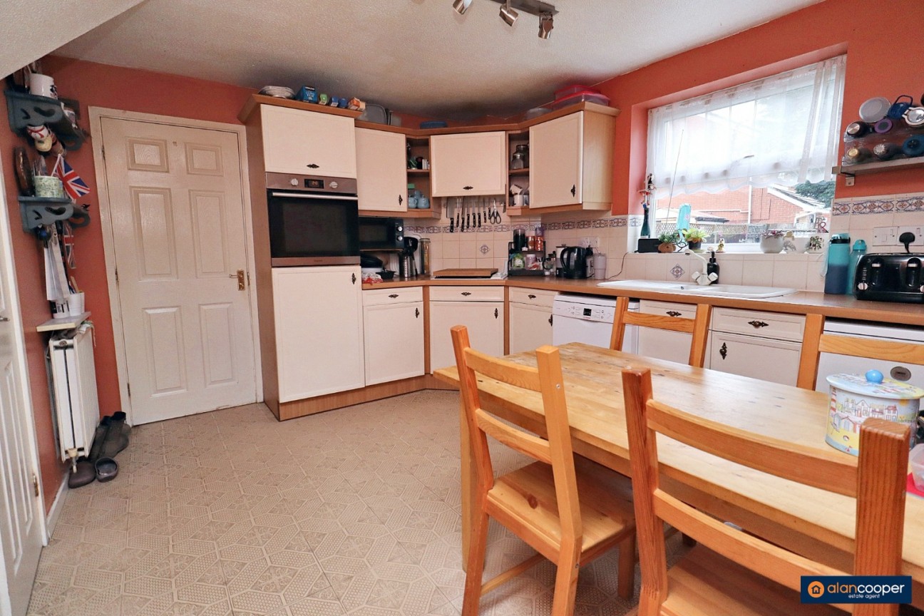 Kiln Close, Manor Park, Nuneaton, CV10 7RZ