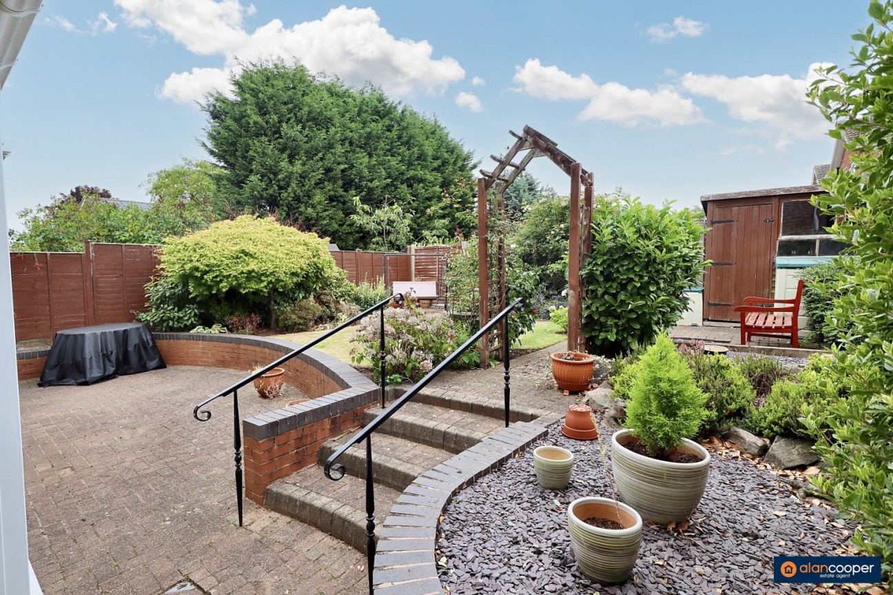 Thirlmere Avenue, St Nicolas Park, Nuneaton, CV11 6HT