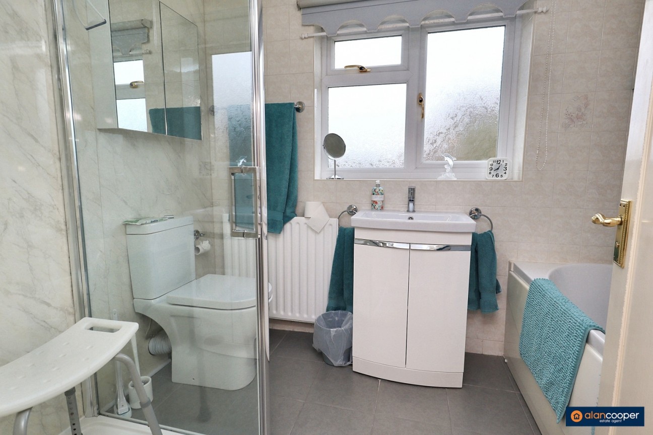 Thirlmere Avenue, St Nicolas Park, Nuneaton, CV11 6HT
