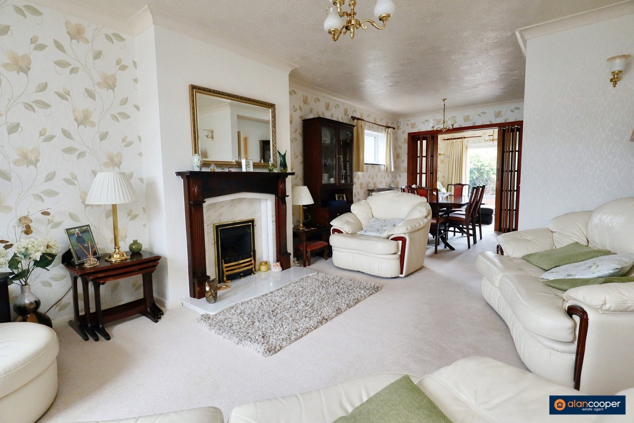 Thirlmere Avenue, St Nicolas Park, Nuneaton, CV11 6HT