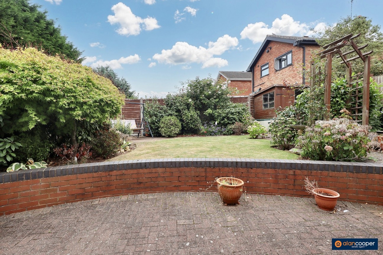 Thirlmere Avenue, St Nicolas Park, Nuneaton, CV11 6HT