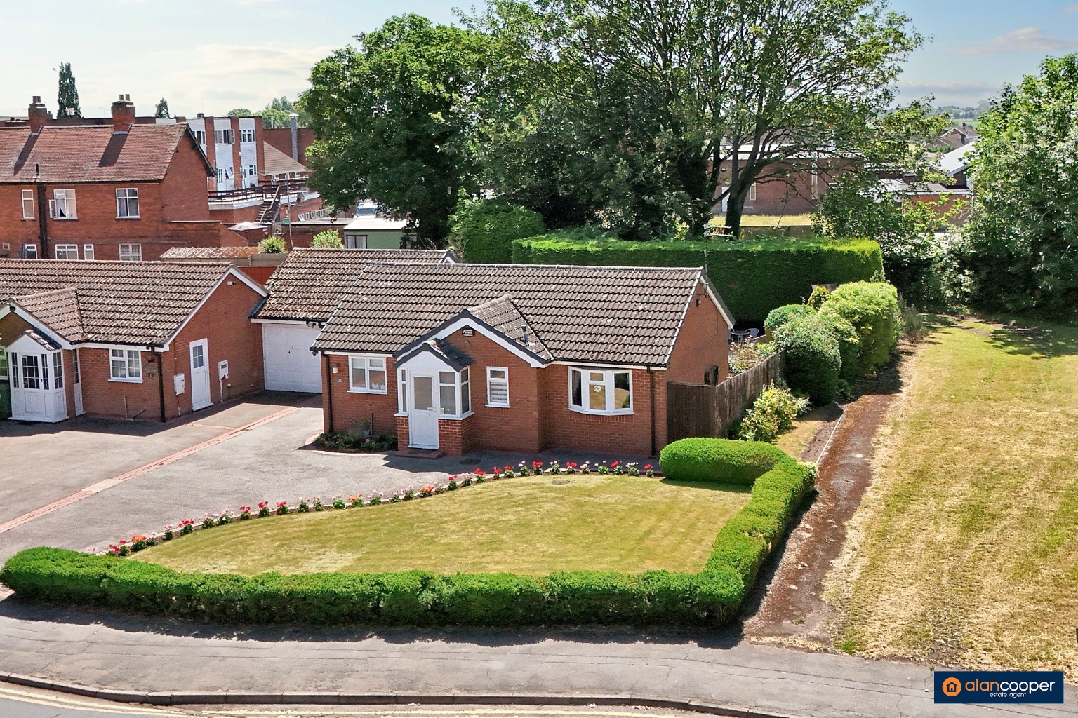 School Road, Bulkington, CV12 9JD