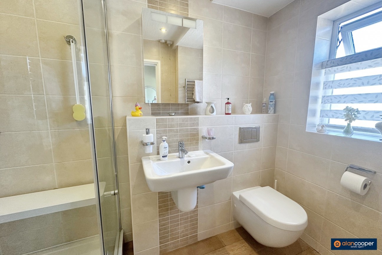 School Road, Bulkington, CV12 9JD