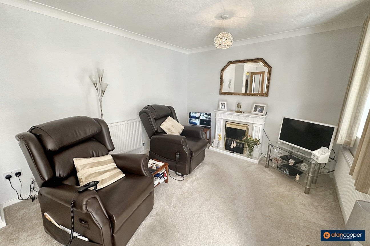 School Road, Bulkington, CV12 9JD