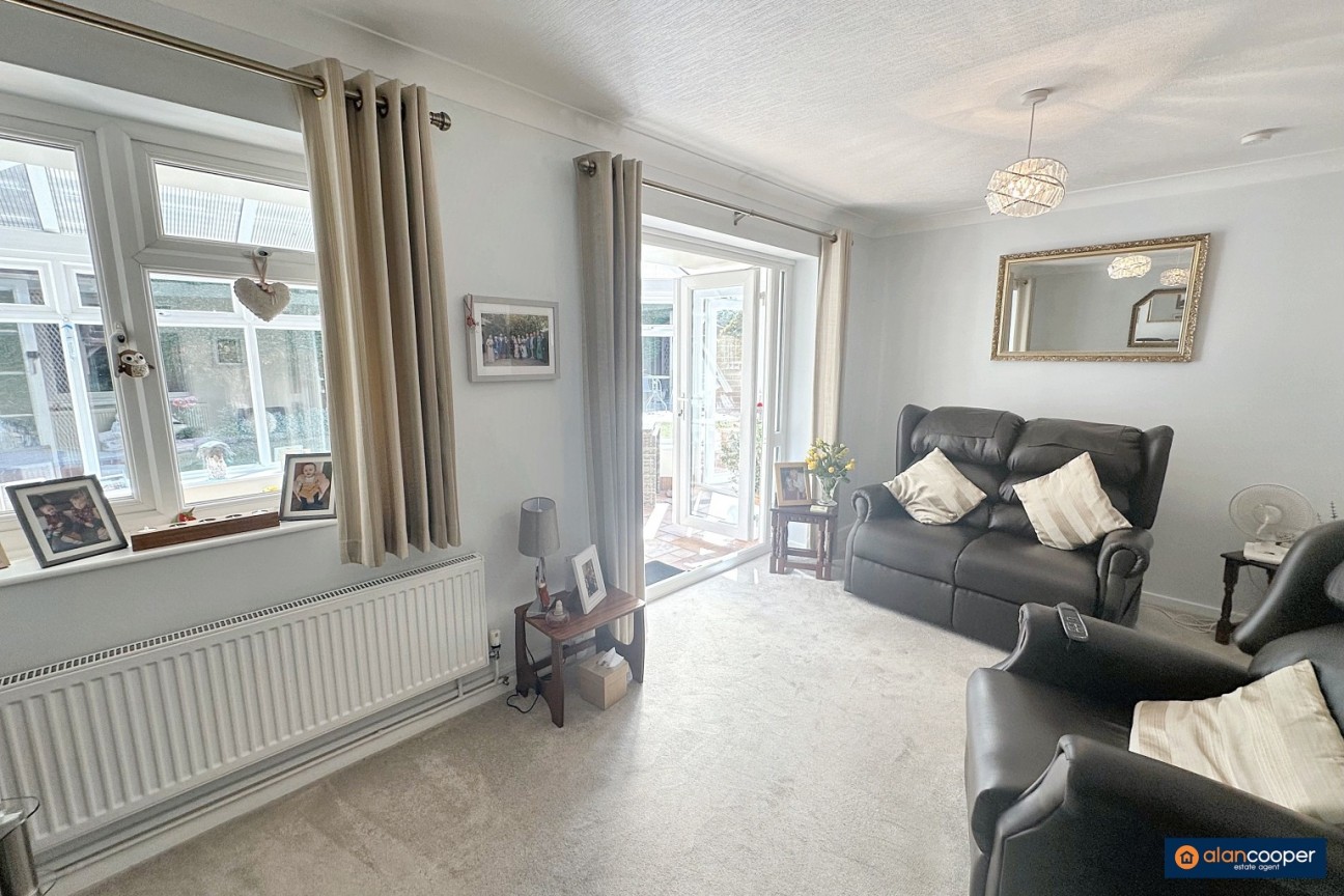 School Road, Bulkington, CV12 9JD