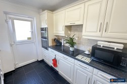 School Road, Bulkington, CV12 9JD