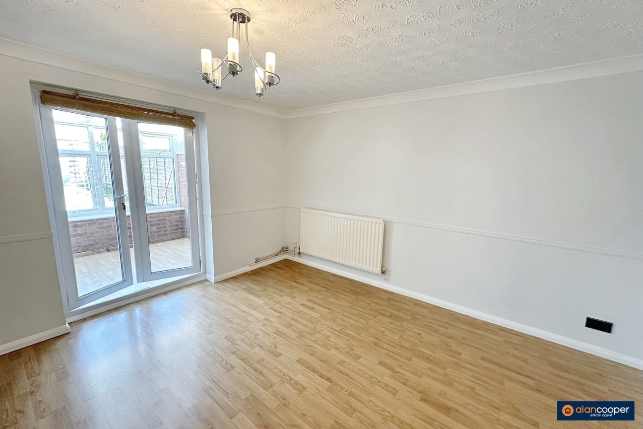 Snowshill Close, Maple Park, Nuneaton, CV11 4XQ
