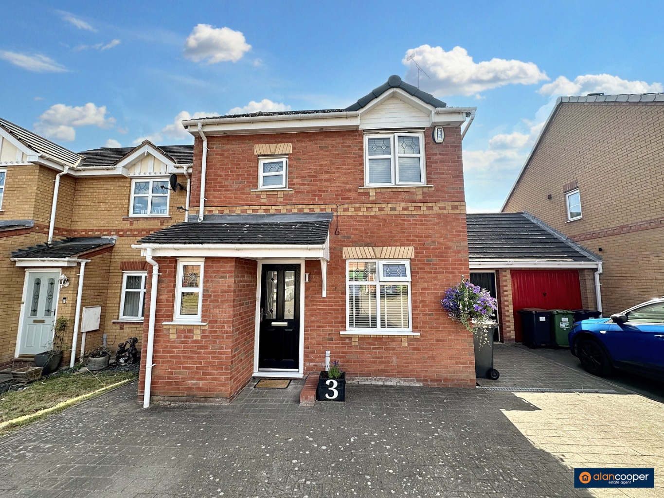 Packwood Close, Maple Park, Nuneaton, CV11 4GG