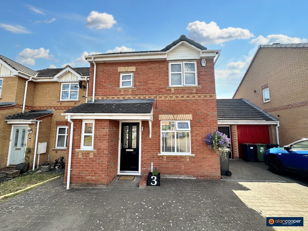 Packwood Close, Maple Park, Nuneaton, CV11 4GG