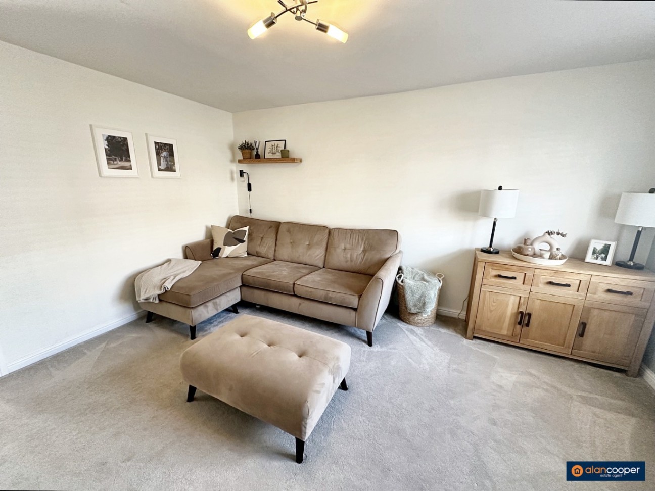Packwood Close, Maple Park, Nuneaton, CV11 4GG