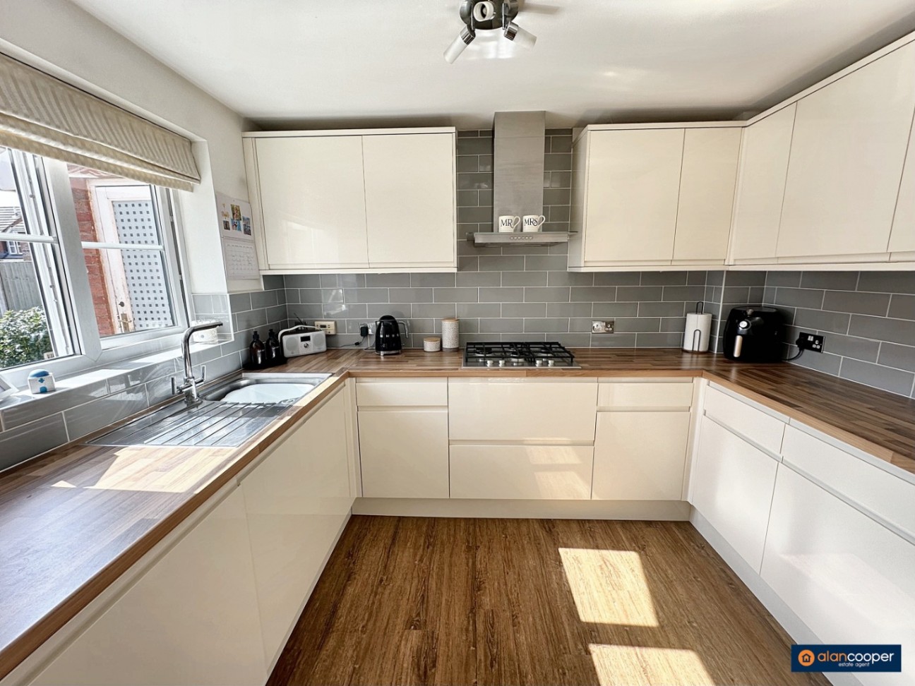 Packwood Close, Maple Park, Nuneaton, CV11 4GG