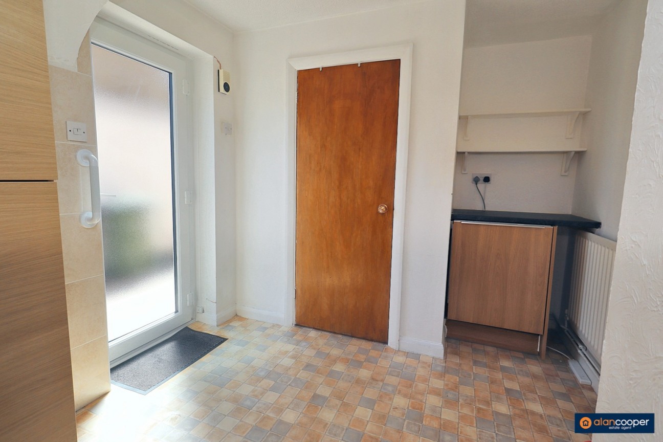 Romsey Avenue, Weddington, Nuneaton, CV10 0DR