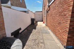 Romsey Avenue, Weddington, Nuneaton, CV10 0DR