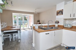 Topiary Road, St James Gate, Weddington, Nuneaton, CV10 0FT
