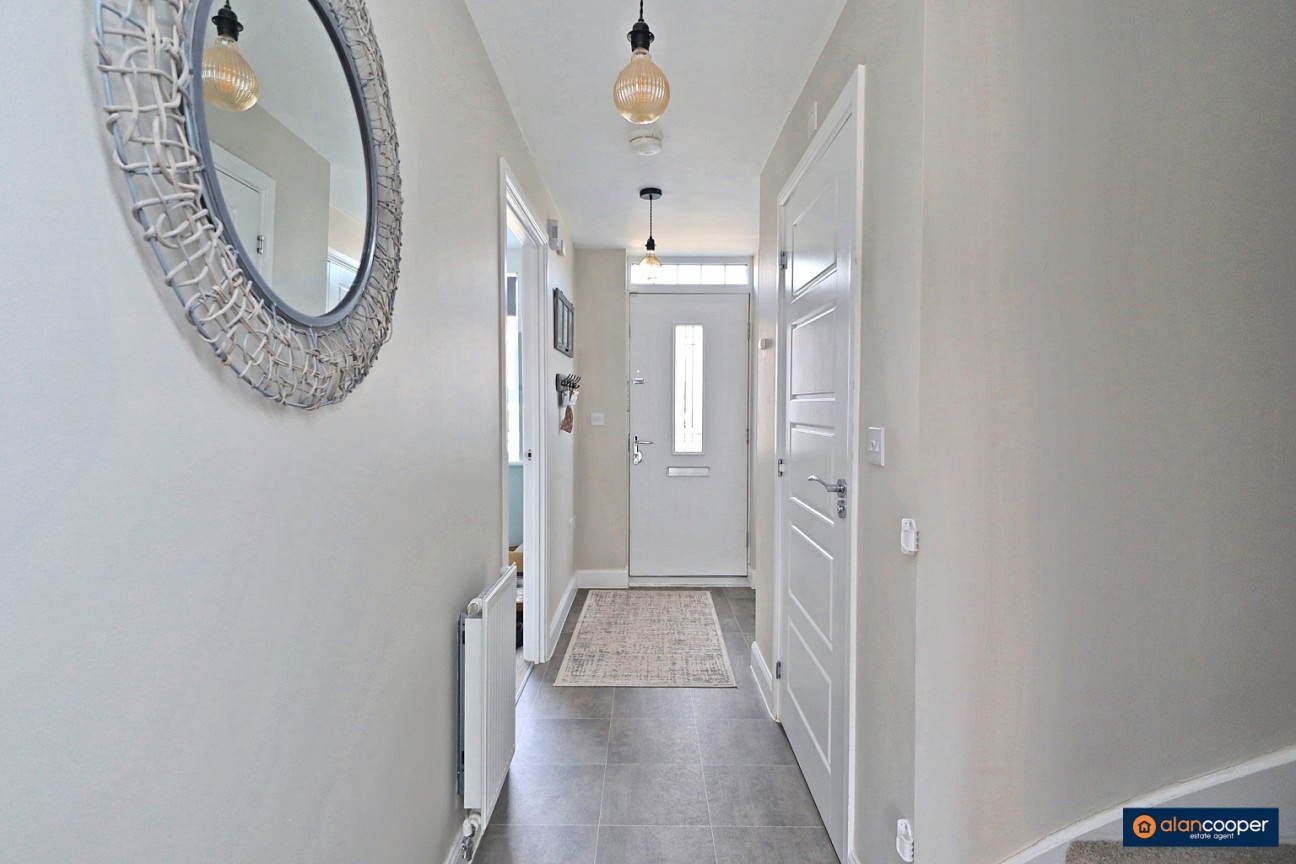 Topiary Road, St James Gate, Weddington, Nuneaton, CV10 0FT