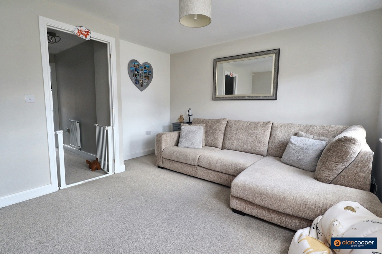 Topiary Road, St James Gate, Weddington, Nuneaton, CV10 0FT
