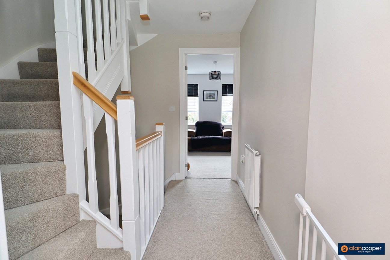 Topiary Road, St James Gate, Weddington, Nuneaton, CV10 0FT