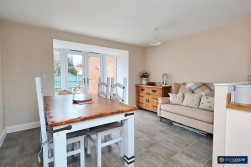 Topiary Road, St James Gate, Weddington, Nuneaton, CV10 0FT