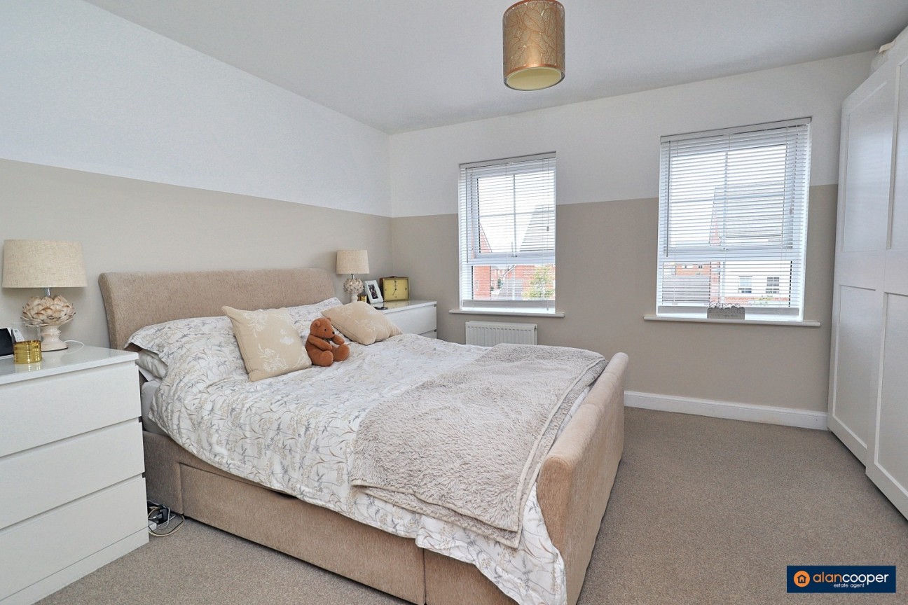 Topiary Road, St James Gate, Weddington, Nuneaton, CV10 0FT