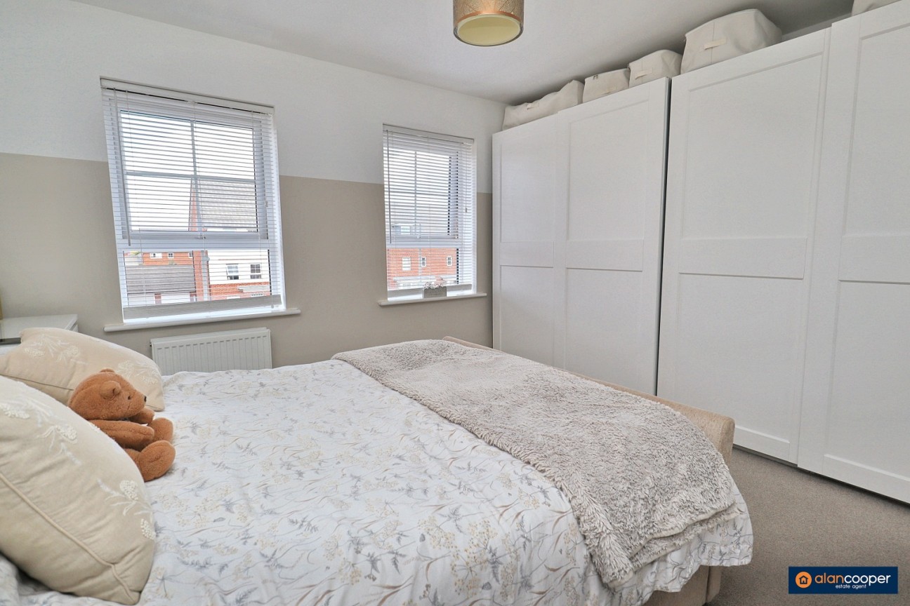 Topiary Road, St James Gate, Weddington, Nuneaton, CV10 0FT