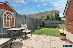 Topiary Road, St James Gate, Weddington, Nuneaton, CV10 0FT