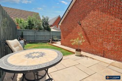 Topiary Road, St James Gate, Weddington, Nuneaton, CV10 0FT