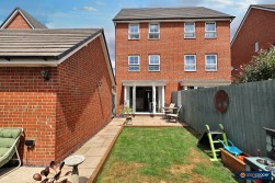 Topiary Road, St James Gate, Weddington, Nuneaton, CV10 0FT