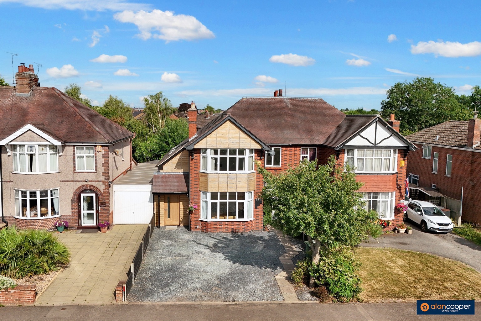 Higham Lane, Nuneaton, CV11 6AR